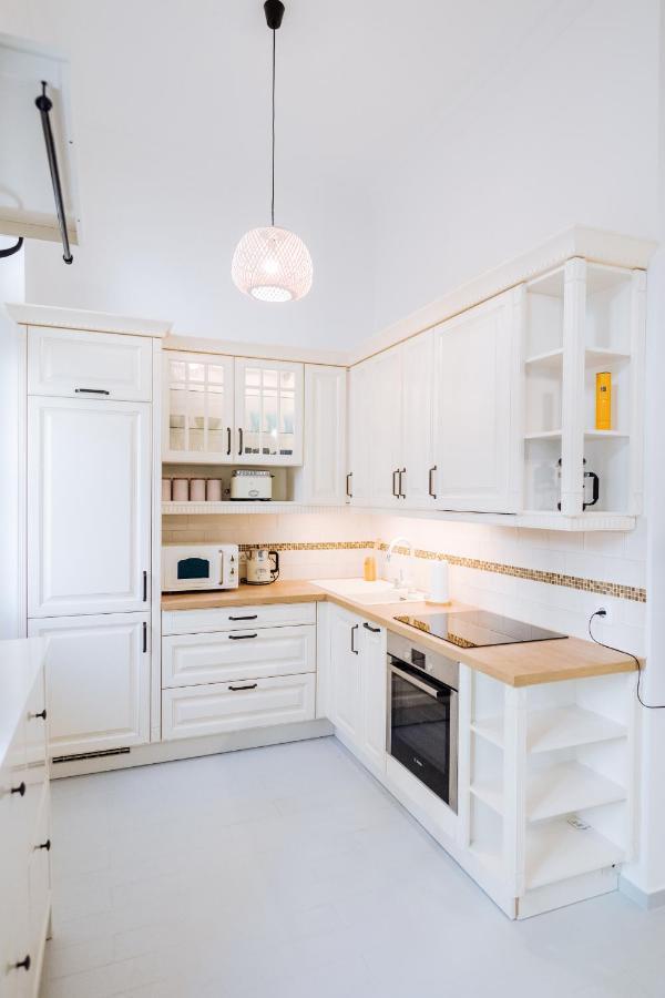 Ombre With Parking Option Appartement Budapest